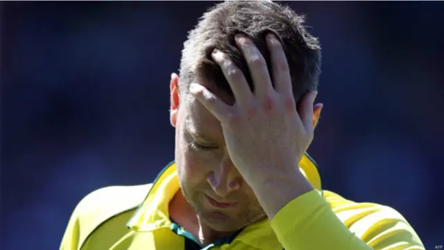 آسٹریلوی کپتان مائیکل کلارک یہ تصویر ان کی اور ٹیم کی کارکردگی کی عکاس ہے۔