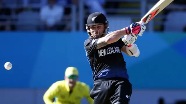 اپنا آخری ایک روزہ میچ کھیلنے والے برینڈن میکلم نے 27 گیندوں پر چھ چوکوں اور تین چھکوں کی مدد سے 47 رنز کی جارحانہ اننگز کھیلی