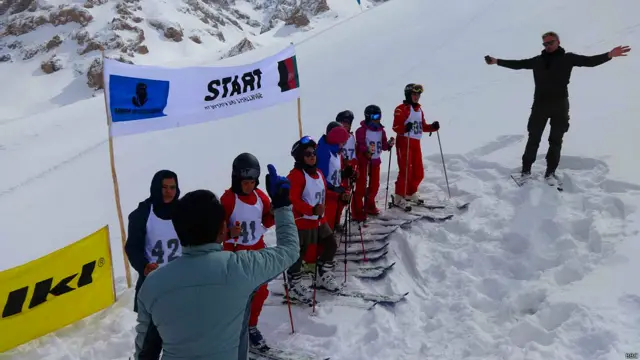 په دغو لوبو کې دبرتانیا،نیوزلنډ، سویس، امریکا او بلجیم په ګډون د شلو هیوادونو لوبغاړو برخه لرله.