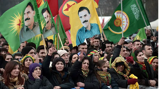 بیش از ۴۰ هزار نفر که اکثر آنها کرد هستند در جریان جنگ با نیروهای دولتی ترکیه جان خود را از دست داده اند