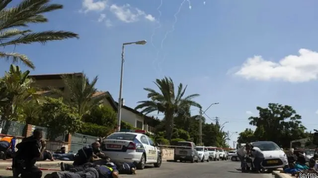 خلال الحرب الأخيرة العام الماضي، كانت المعركة بين المدفعية والطائرات الحربية الإسرائيلية وبين قذائف الهاون والصواريخ، القادمة من قطاع غزة