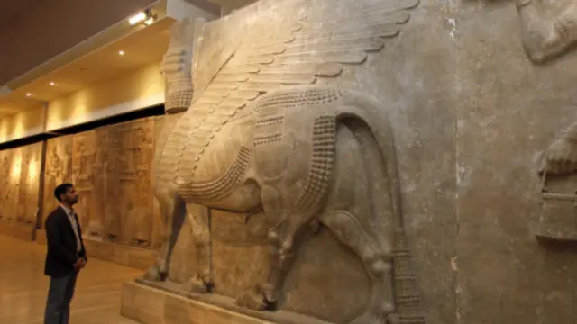 د بغداد ملي موزیم بېرته پرانیستل کېدو لامل موصل کې د ''اسلامي دولت'' له لوري د لرغونتوکو د ماتولو د وېډیو خپرېدل ښودل شوي