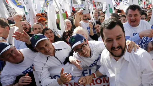 تشير استطلاعات الرأي إلى أن شعبية سالفيني وحزبه في تصاعد مطرد