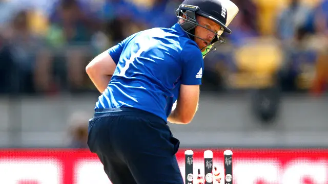 انگلینڈ کی جانب سے عمدہ بیٹنگ کرنے والے بیل 54 گیندوں میں 49 رنز بنا کر آؤٹ ہوئے