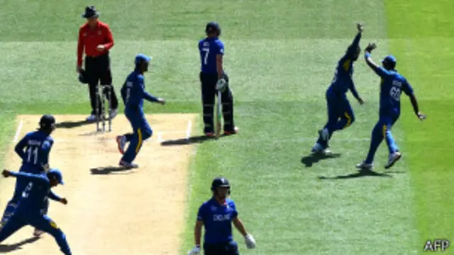 जश्न मनाते श्रीलंकाई खिलाड़ी