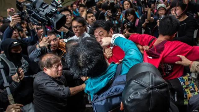 香港元朗区成为新一个举行反对“水货客”示威的地区