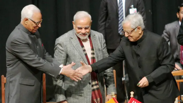 کشمیر میں پہلی بار بی جے پی مفتی محمد سعید کی پارٹی کے ساتھ اتحاد کر کے حکومت میں آئی ہے