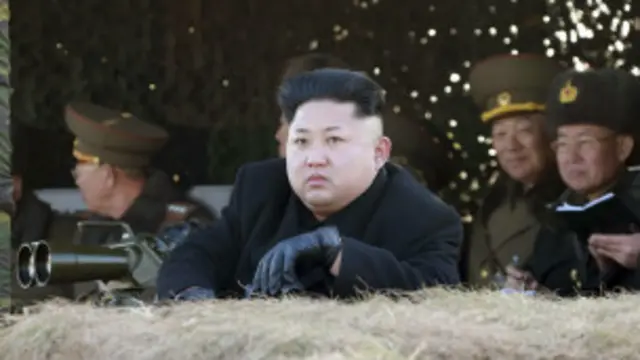 金正恩在朝鲜人民军基地视察