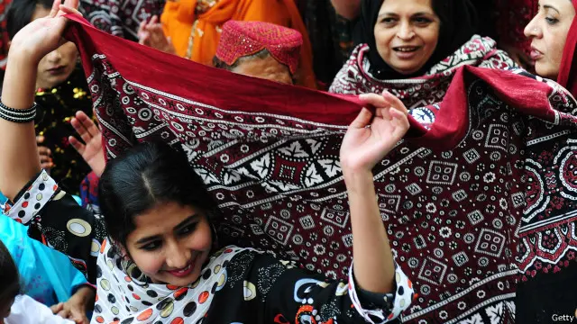 سندھی بولنے والی خواتین کے ساتھ پرس چھیننے کی وارداتیں نہ ہونے کے برابر ہیں۔