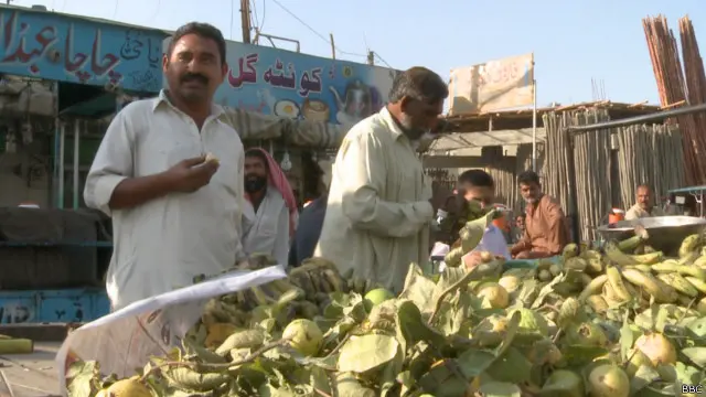 نیو کراچی ٹاؤن کے تاجروں نے بتایا کہ یہاں بھتہ خوری اور ٹارگٹ کلنگ کم ہوتی ہے