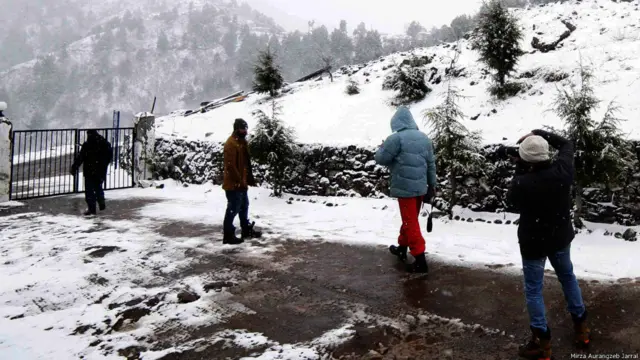 پیرچناسی کا سیاحتی مقام سراں جہاں سیاحوں کی رہائش کے لیے چند کمروں پر مشتمل واحد سرکاری ریسٹ ہاؤس ہے۔