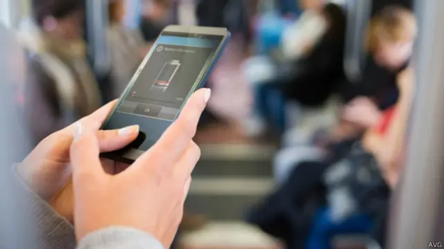 Diversas aplicaciones de Samsung son las que más batería consumen. La de Facebook también tiene una incidencia importante.