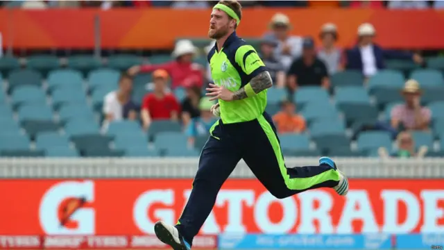 آئر لینڈ کے لیے پہلی کامیابی حاصل کرنے والے مونی تھے۔