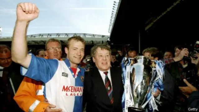 Sebelum memperkuat, Alan Shearer ikut andil menjadikan Blackburn Rover juara Liga primer Inggris.