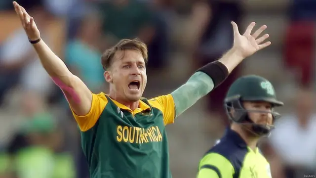 آئرش اننگز کے آغاز میں ہی سٹین نے دو اوورز میں دو وکٹیں لے کر جنوبی افریقہ کی پوزیشن مضبوط کر دی۔