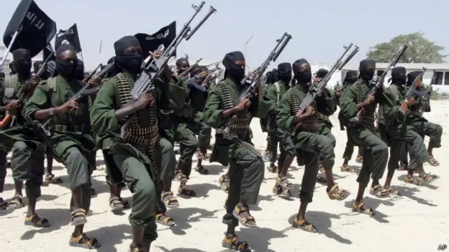 Kelompok milisi Al-Shabab menyatakan bertempur dengan pemerintah Kenya.