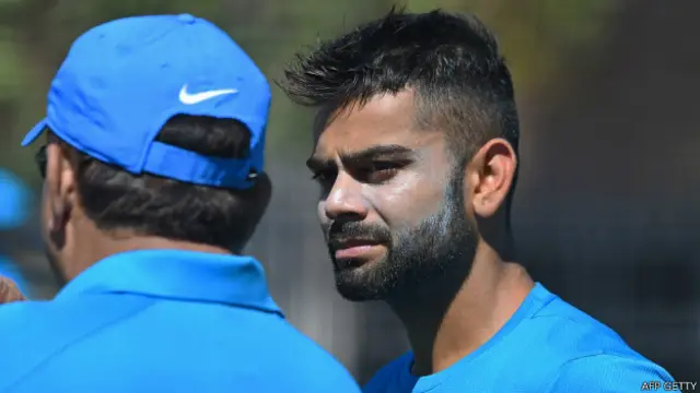 گذشتہ دنوں کوہلی نے پرتھ میں ٹیم کے پریکٹس سیشن سے لوٹتے وقت ایک صحافی کو گالیاں دی تھیں