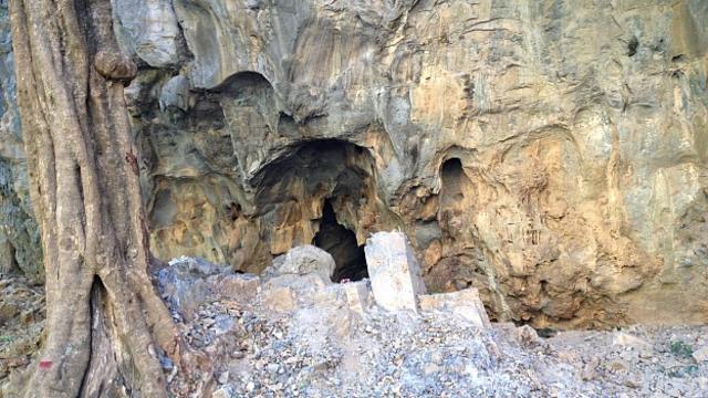 Las cuevas no son fácilmente ubicables. Hay que seguir un camino de terracería y cruzar un río. Foto BBC.