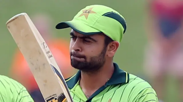 ورلڈ کپ میں پاکستانی بیٹسمینوں کا سنچری نہ کرنے کا جمود نہ ٹوٹ سکا اور احمد شہزاد 93 رنز پر رن آؤٹ ہوگئے