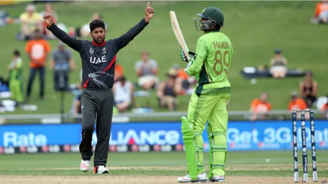 حارث سہیل نے 70 رنز کی اننگز کھیلی اور انھیں محمد نوید نے آؤٹ کیا۔ حارث نے اپنی اننگز میں پانچ چوکے اور ایک چھکا بھی لگایا۔