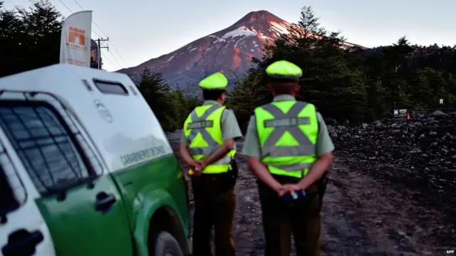 Hơn 3.000 người đã được di tản khỏi vùng kề cận núi lửa. Thị trưởng thị trấn Pucon nói cư dân đã "bình tĩnh"  rời đi.