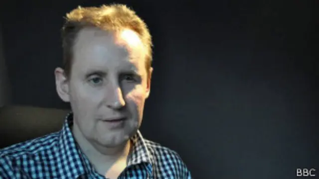 Damón Rose perdió la vista cuando era un niño debido a una operación inapropiada.