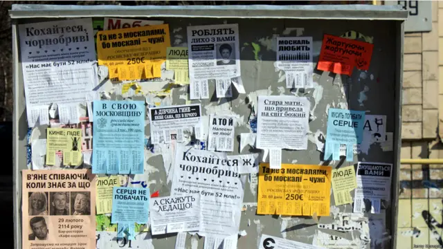"Шевченко для мене, перш за все, певний позитивний герой, який символізує саму суть України. Через свої вуличні мистецькі проекти я намагався зробити його ближчим не тільки для глядачів, але й особисто для себе", - пояснює художник. 