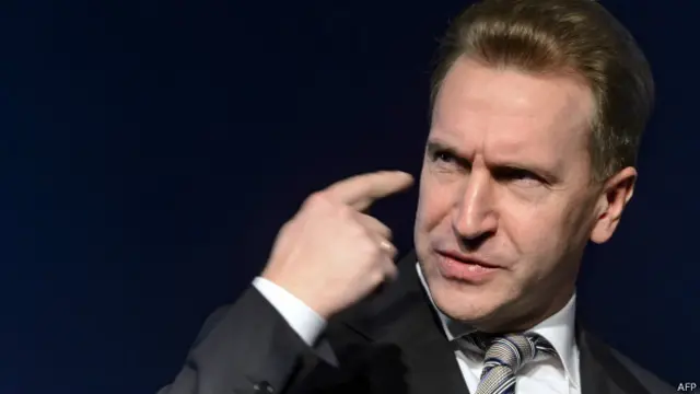 Первый вице-премьер России Игорь Шувалов, говоря о решении вопроса с валютными заемщиками, призвал "создавать стимулы, чтобы больше не порождать безответственных людей"