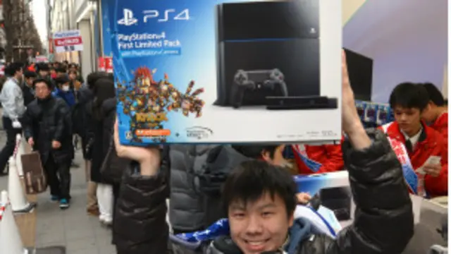 La primera Play Station salió al mundo en 1994.Sus nuevas versiones siguen siendo punteras en el mundo de los videojuegos.