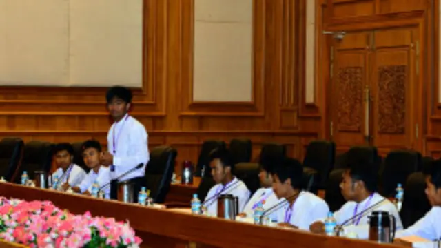 လွှတ်တော်ကို သွား ခဲ့တဲ့ ကျောင်းသားတွေ ကတော့ ကြားနား မှုကို မလုပ်ခဲ့ ပါ