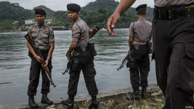 Guardias en Nusakambang