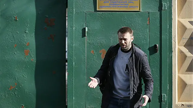 آقای ناوالنی به هنگام ترک زندان گفت که از قتل بوریس نمتسوف ترسی به خود راه نمی دهد و به فعالیت هایش ادامه خواهد داد