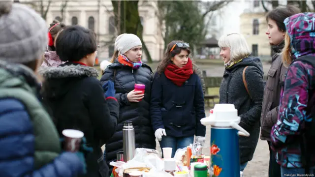 "У Львові однозначно повинен бути пам’ятник Андрею Шептицькому, - вважає архітектор Андрій Бєляєв. - Але зверніть увагу: ця визнана постать завжди йшла на крок уперед, а от проект його пам’ятника далеко не сучасний. Але найбільшим недоліком вважаю містобудівне вирішення із розташування площі, через яке цього скверика уже не буде".
