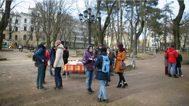 Інший активіст, Антон Савіді, каже, що вже готує документи до суду і скаржиться, що Греко-Католицька церква не розуміє аргументів мітингарів.