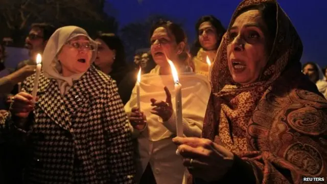 पेशावर आर्मी स्कूल पर हमले के बाद चरमपंथियों ने हाल में बाचा ख़ान यूनिवर्सिटी को निशाना बनाया