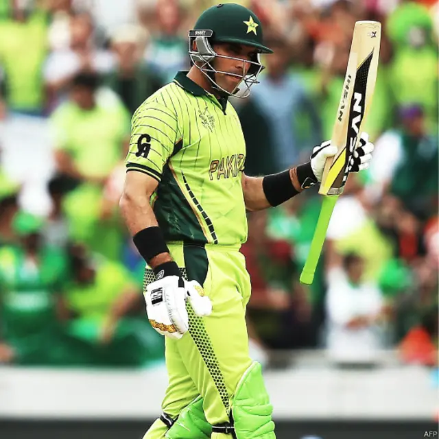 مصباح الحق نے ایک روزہ میچوں میں اپنے 5000 رنز مکمل کیے۔ 