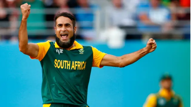 عمران طاہر نے اس میچ میں چار وکٹیں لی ہیں