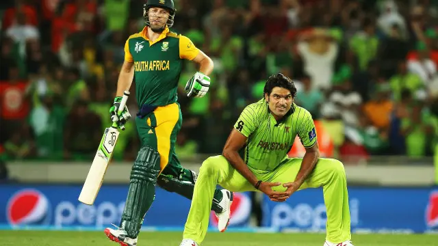 جنوبی افریقہ کی جانب سے اے بی ڈی ویلیئرز نے 77 رنز بنائے