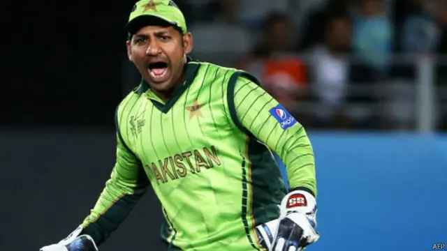 وقار نے سرفراز احمد کی صلاحیتوں کا اعتراف کیا اور سرفراز نے جنوبی افریقہ کے خلاف چھ کیچز لے کر عالمی ریکارڈ برابر کیا