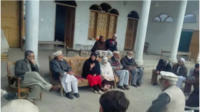 مېرمن تبسم د مېرمنو حقونو فعاله ده. 