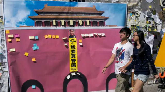 北京官员的讲话，在香港引发了争议。