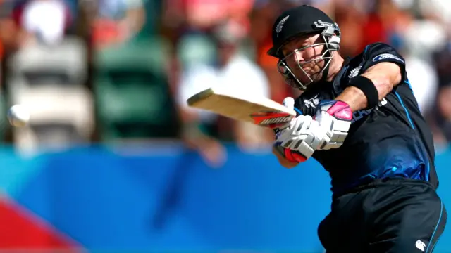 نیوزی لینڈ کی جانب سے اوپنر برینڈن میک کلم 42 رنز بنا کر محمد نبی کے ہاتھوں آؤٹ ہوئے