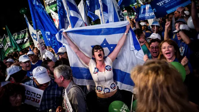 بنا به نظرسنجی‌ها امسال نیز مانند انتخابات ۲۰۱۳ دغدغه اغلب رای دهندگان مسائل اقتصادی است و آنها بیش از هرچیز نگران افزایش بی‌سابقه بهای مسکن و اجاره خانه هستند