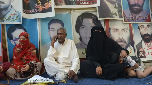 ایڈووکیٹ وزیر کھوسو کا کہنا تھا کہ اگر وہ پاکستان کی حدود کے اندر حقوق کا مطالبہ کرتے ہیں تو اس کا مطلب ہرگز یہ نہیں ہے کہ وہ پاکستان افواج کے خلاف بغاوت کر رہے ہیں