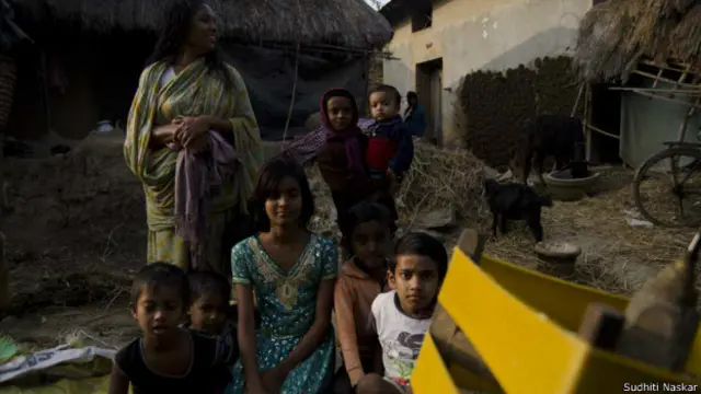 केलाई गाँव के लोग