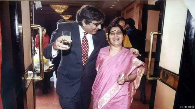 सुषमा स्वराज के साथ विनोद मेहता