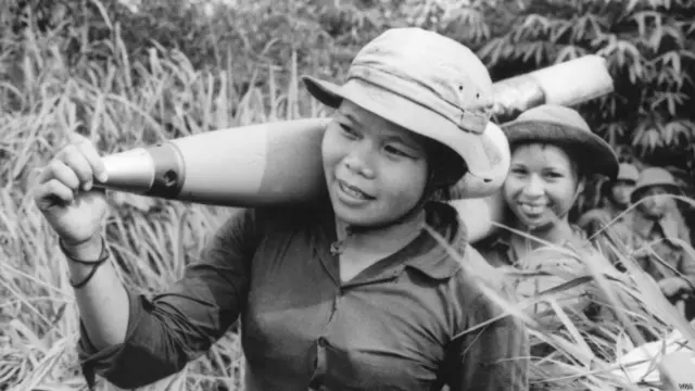 Nữ thanh niên xung phong của phe cộng sản gần Quảng Trị.