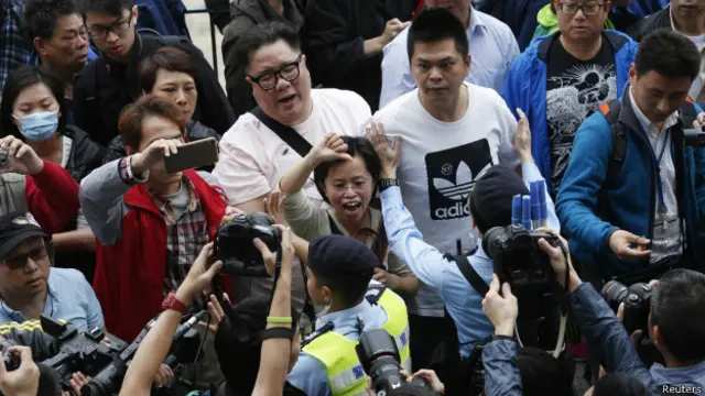 香港元朗反「水貨客」示威現場