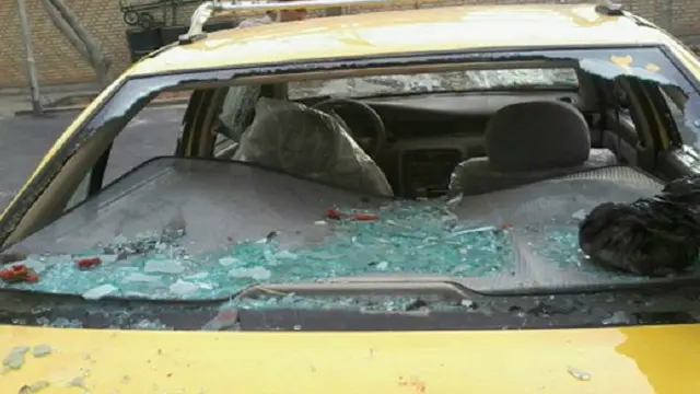 تصویری که از خودروی حامل علی مطهری در رسانه‌های ایران منتشر شده است