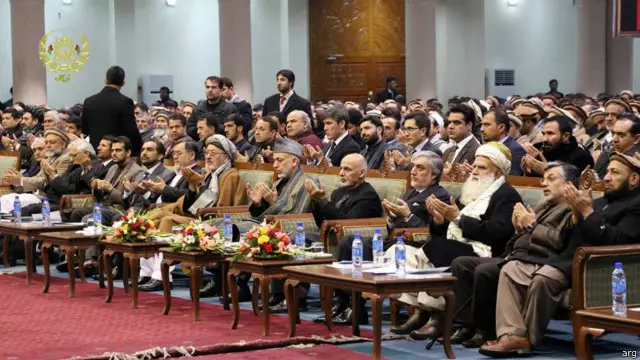 تکنوکراتها خواستار غیر سیاسی شدن نیروهای امنیتی افغان اند و مجاهدین این نیروها را سیاسی می‌دانند